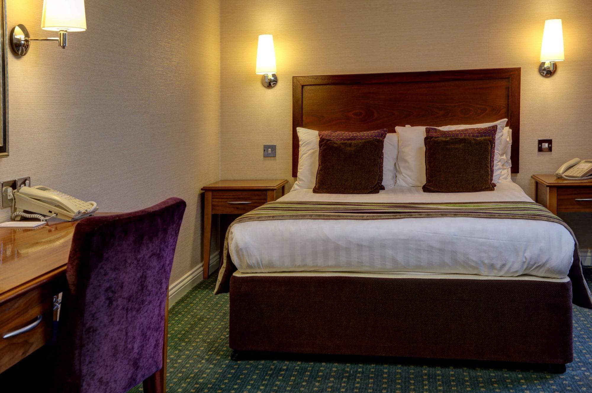 The Bull Hotel; Sure Hotel Collection By Best Western ปีเตอร์โบโรห์ ภายนอก รูปภาพ