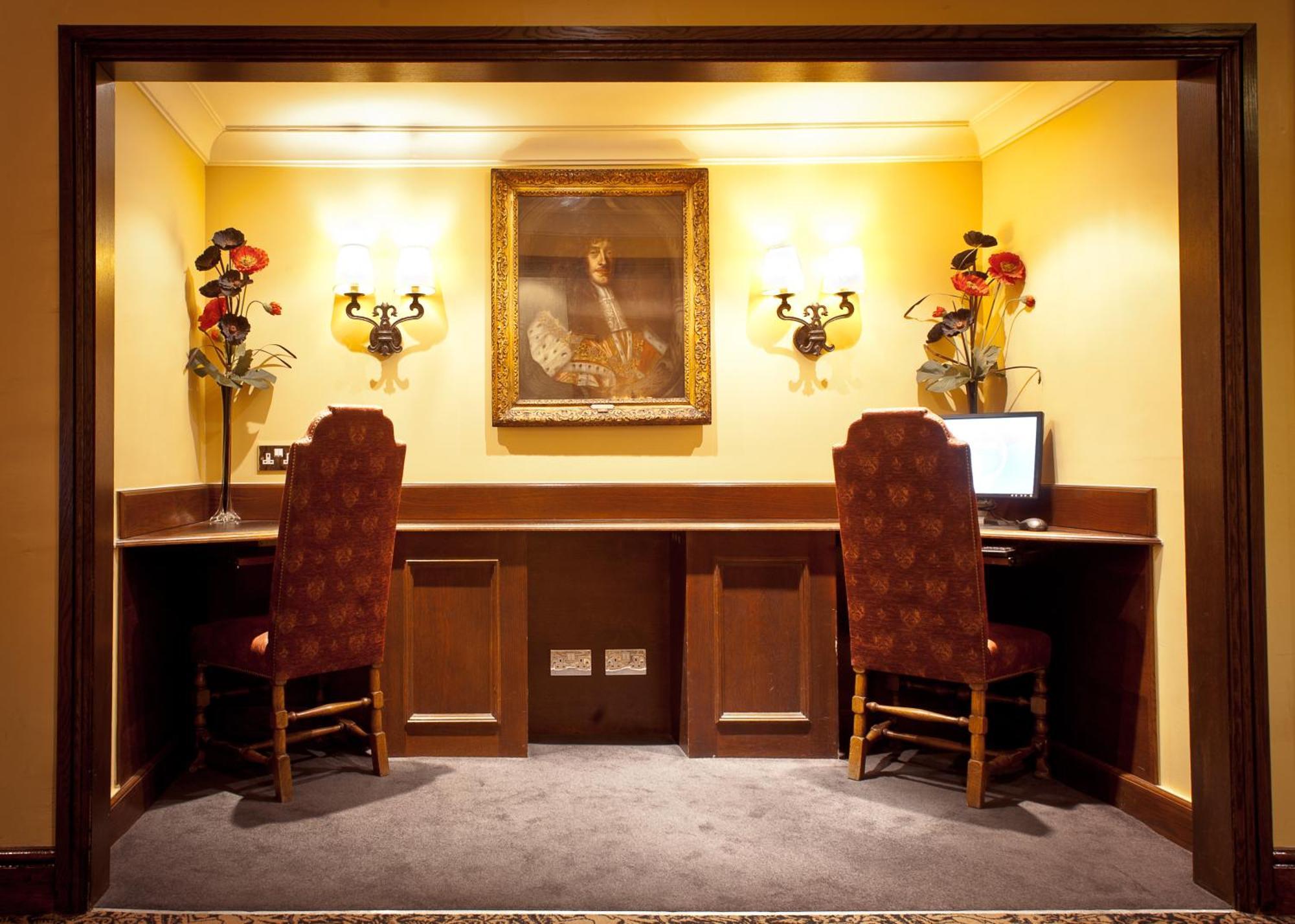 The Bull Hotel; Sure Hotel Collection By Best Western ปีเตอร์โบโรห์ ภายนอก รูปภาพ