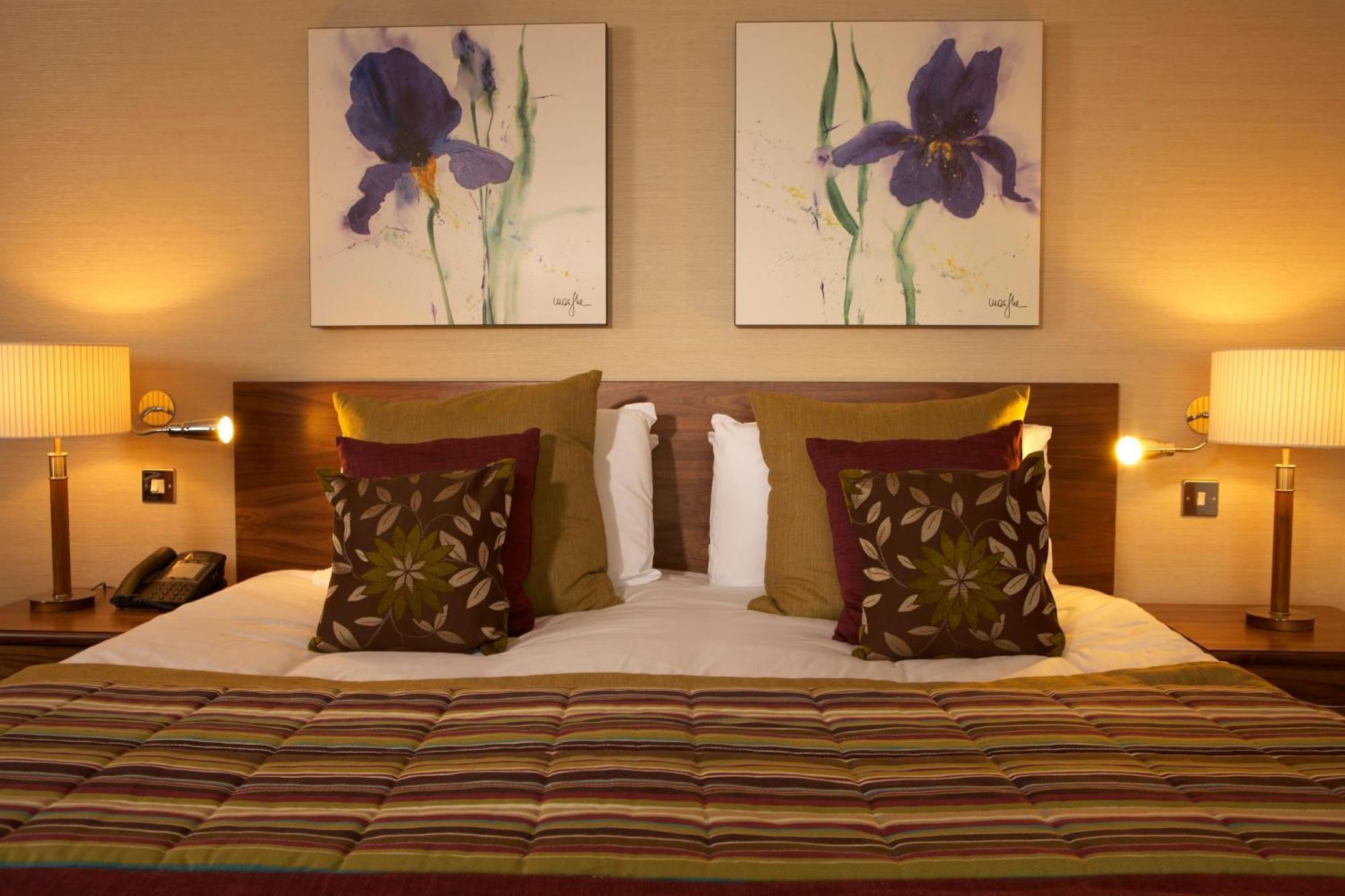 The Bull Hotel; Sure Hotel Collection By Best Western ปีเตอร์โบโรห์ ภายนอก รูปภาพ