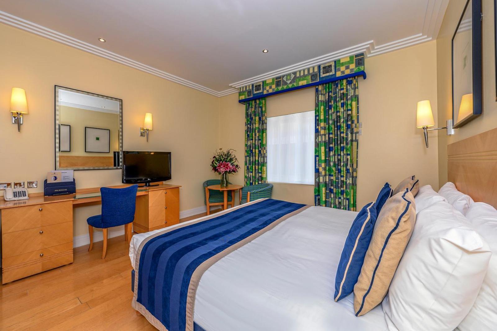The Bull Hotel; Sure Hotel Collection By Best Western ปีเตอร์โบโรห์ ภายนอก รูปภาพ
