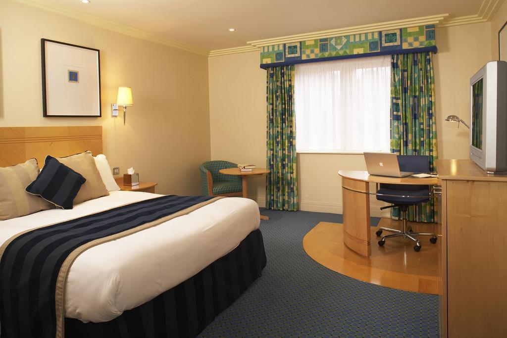 The Bull Hotel; Sure Hotel Collection By Best Western ปีเตอร์โบโรห์ ภายนอก รูปภาพ